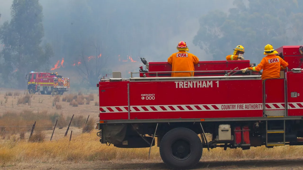 Bushfire threat in southern Australia intensifies