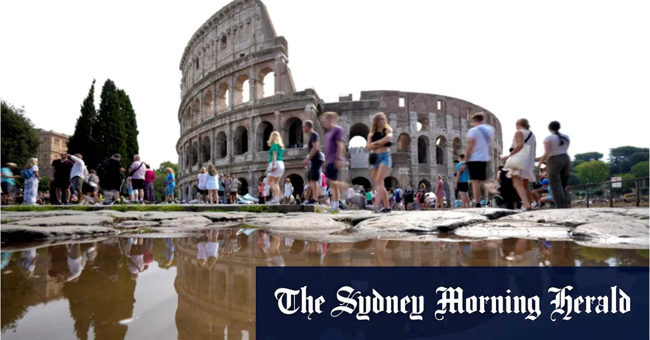 Tourists will dress up and ‘fight’ at the Colosseum – and Romans are furious