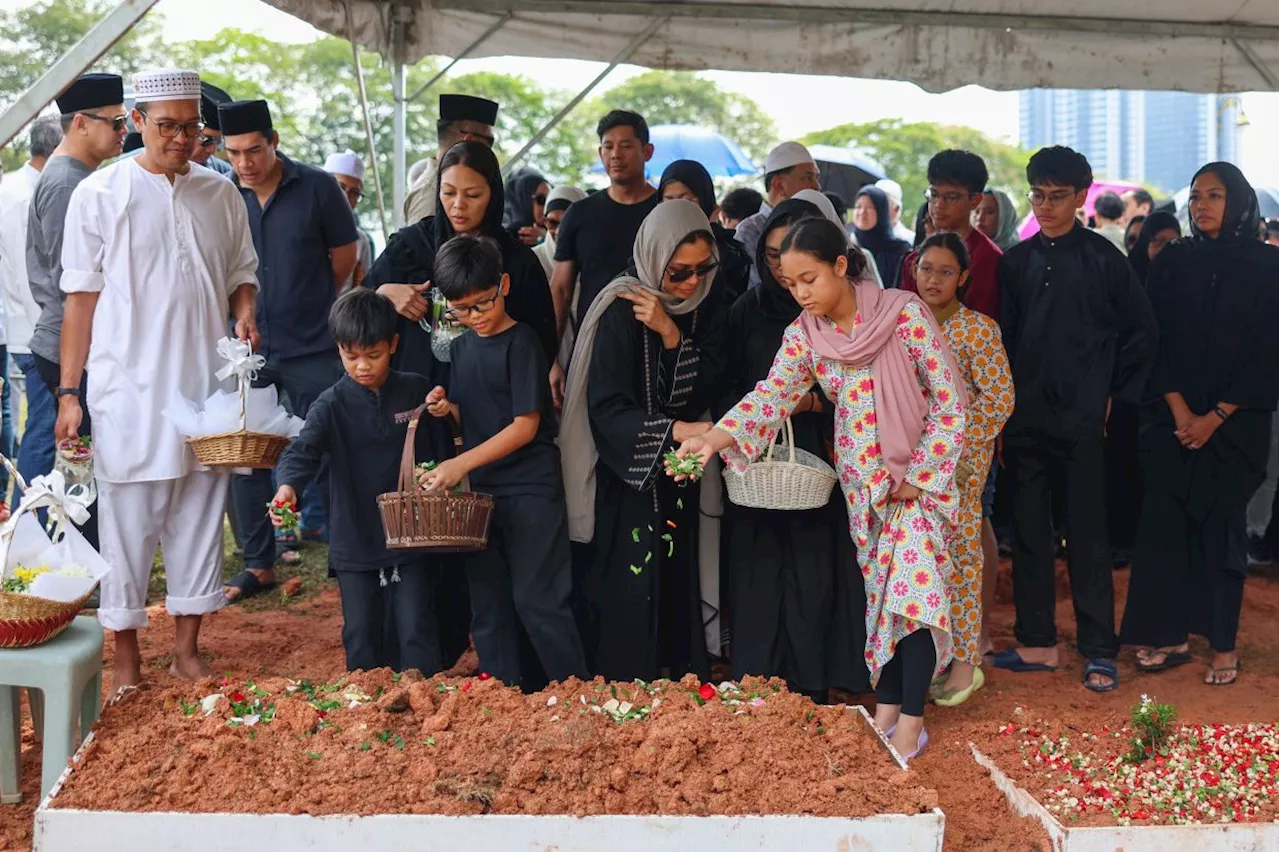 Ibrahim Saad buried at Bukit Kiara Muslim cemetery