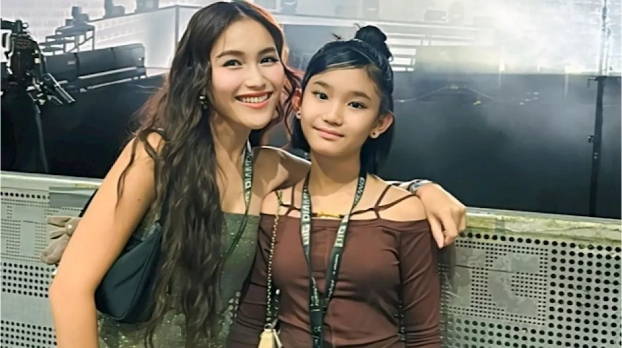 5 Gaya Keren Ayu Ting Ting dan Bilqis di Fan Meeting LISA, Bak Adik Kakak