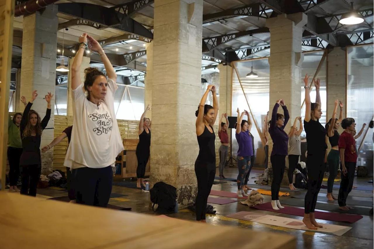 À Bordeaux, la « grande tribu » du festival de yoga Bliss fête ses 10 ans