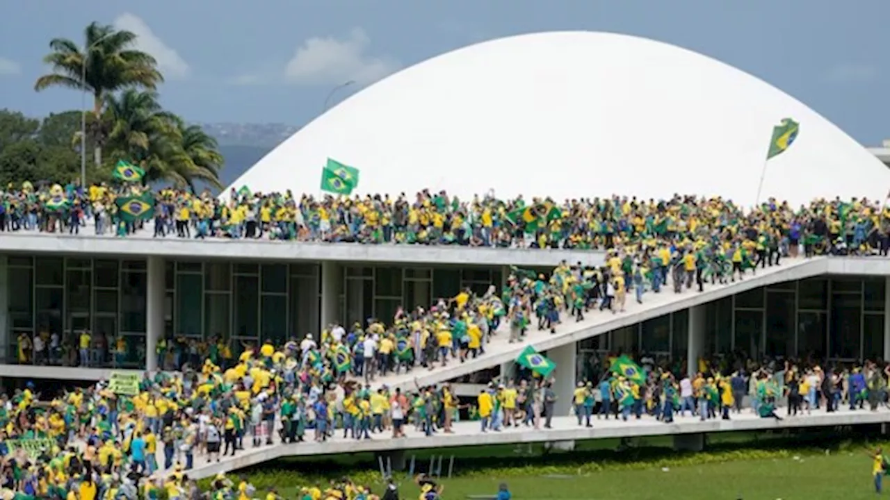 El juez Rafecas pidió la detención de 61 brasileños que participaron en la toma de Brasilia y se encuentran refugiados en Argentina