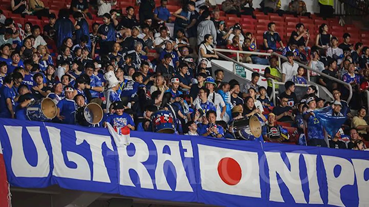 Ultras Jepang dalam Laga Indonesia vs Jepang di Stadion Gelora Bung Karno, Jakarta