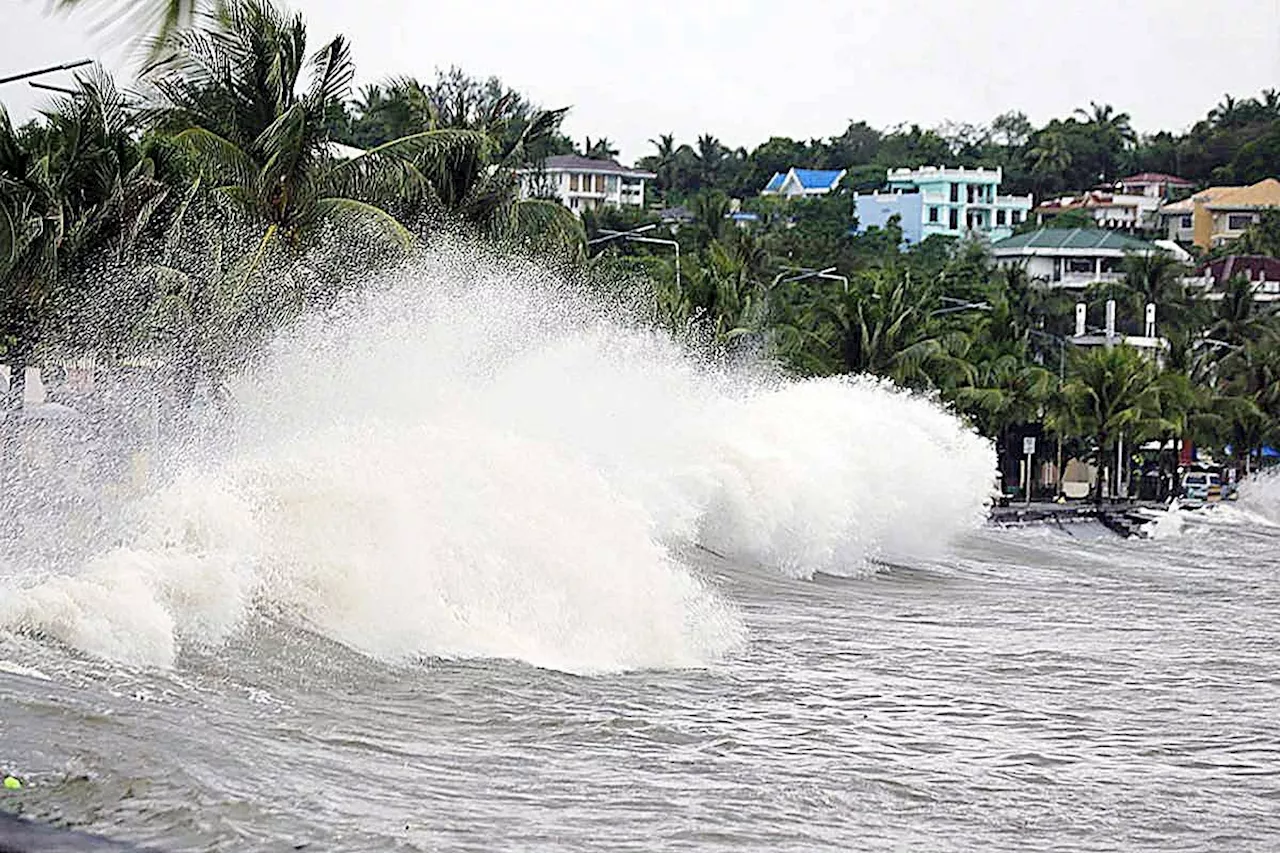 Storm surges slam Bicol ahead of Pepito landfall