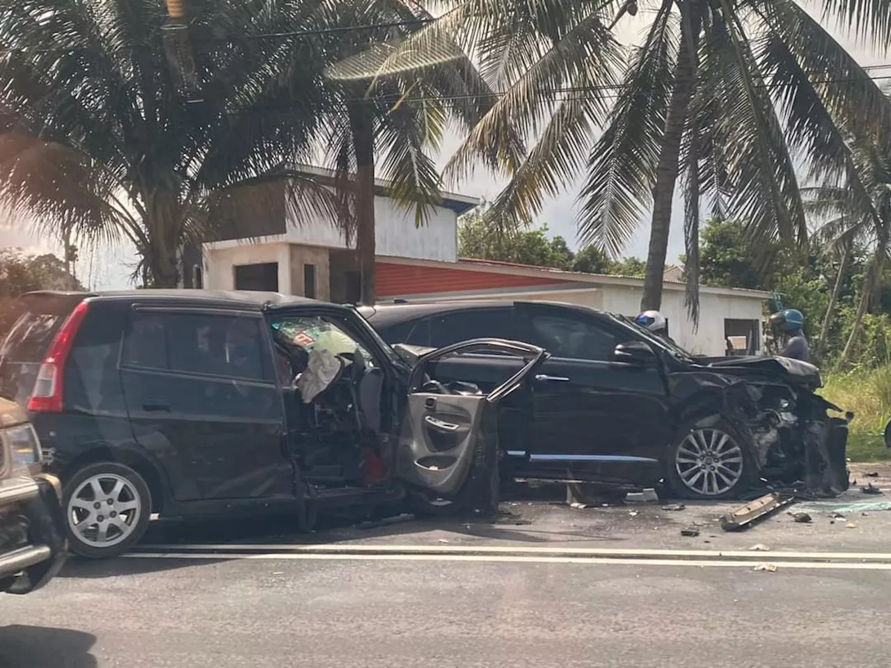 Gadis maut, dua penumpang parah kereta bertembung SUV