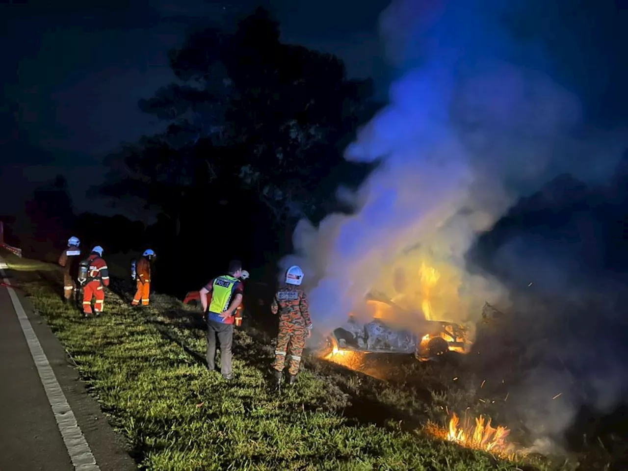 Porsche terbakar kemalangan dengan Perodua Kancil