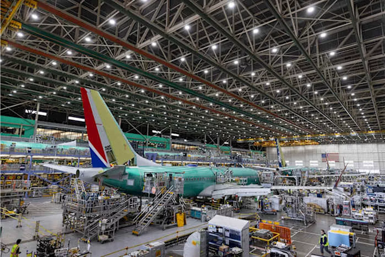 Boeing issues layoff notices to 400-plus workers as it begins drastic cuts