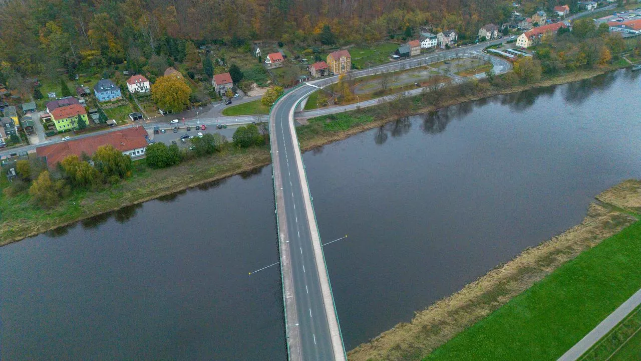 Nicht nur Feuerwehr ausgebremst: Brücke in Bad Schandau dicht