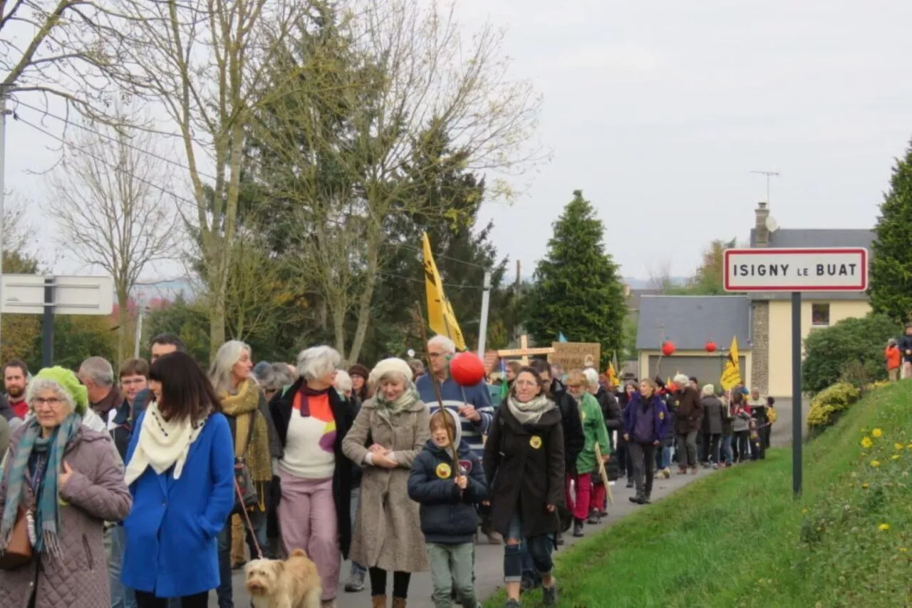 500 manifestants contre une extension de serres à tomates dans le Sud-Manche