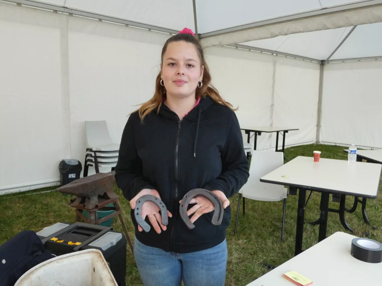 En Normandie, Aurore Duhamel se prépare pour être ' podologue pour les chevaux '