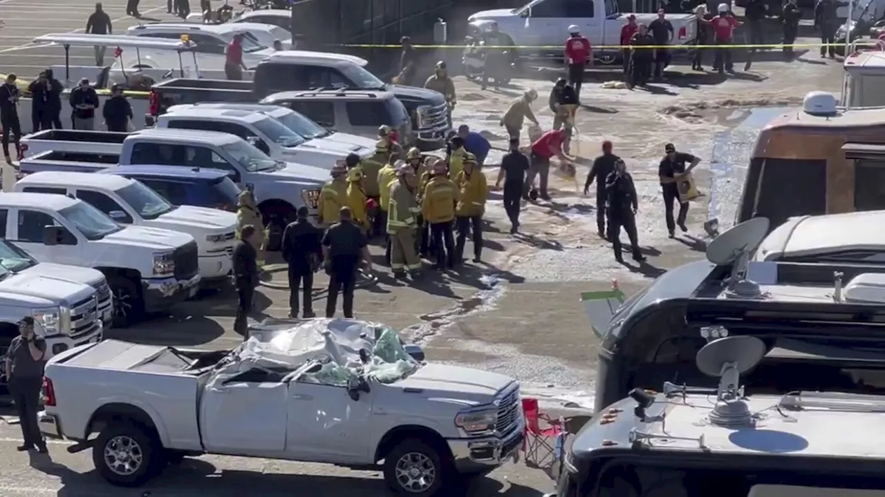 3 hurt when small plane crashes near Southern California dragstrip hosting racing event