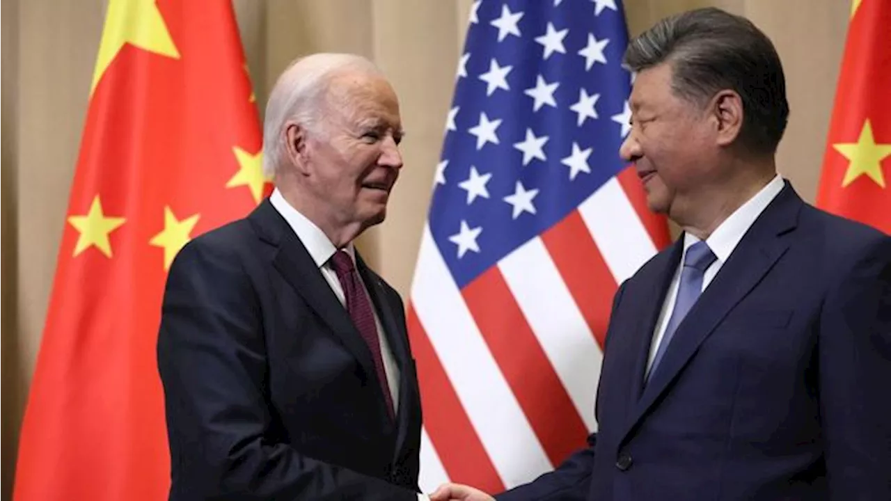 Momen Langka! Potret Mesra Joe Biden-Xi Jinping Salaman-Foto Bareng