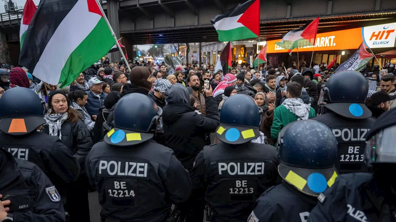 Polizeieinsatz in Berlin: Ausschreitungen bei propalästinensischer Demo