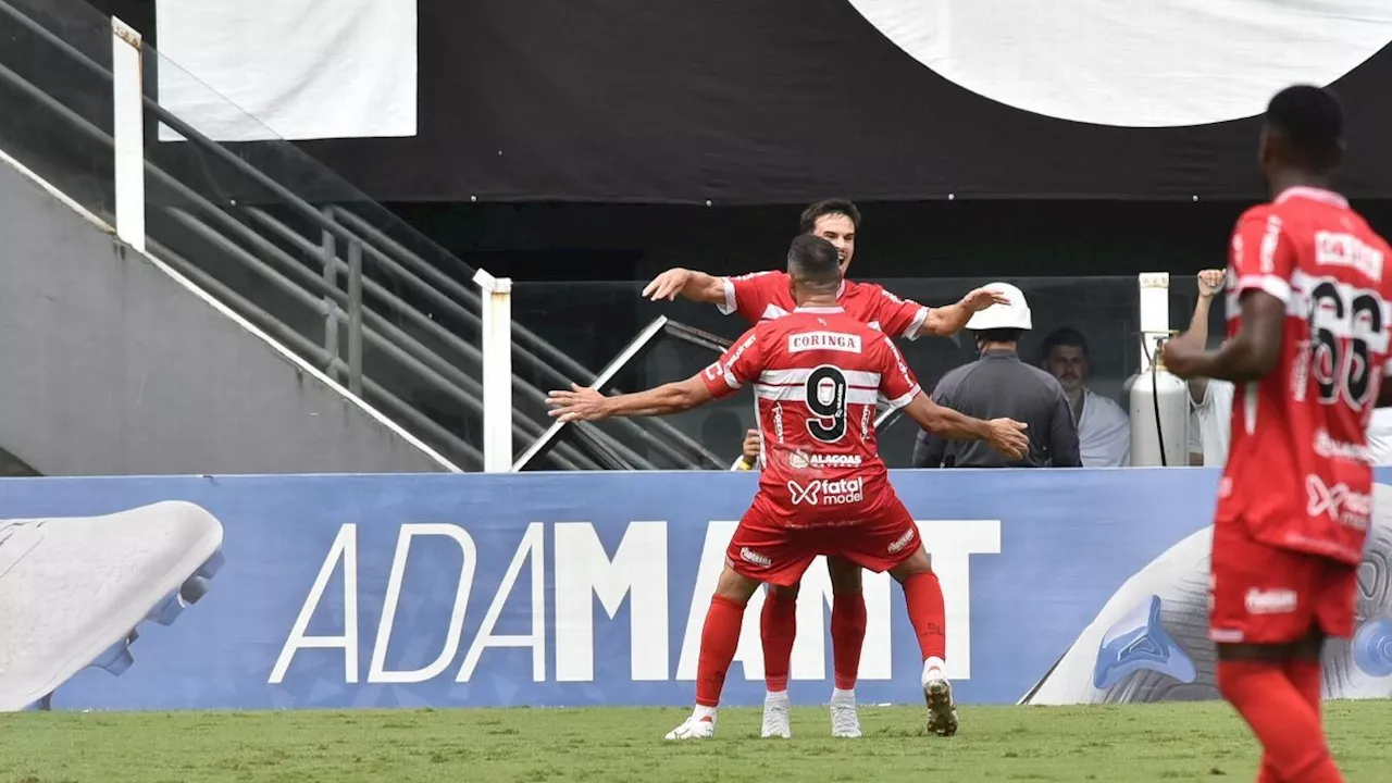 Santos lota Vila, mas perde do CRB no último jogo da Série B em casa