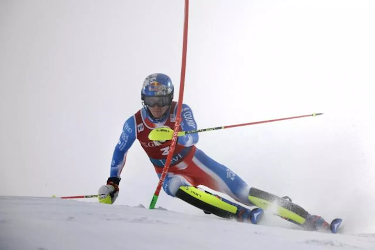 Clément Noël meilleur temps de la première manche du slalom de Levi, Steven Amiez 3e