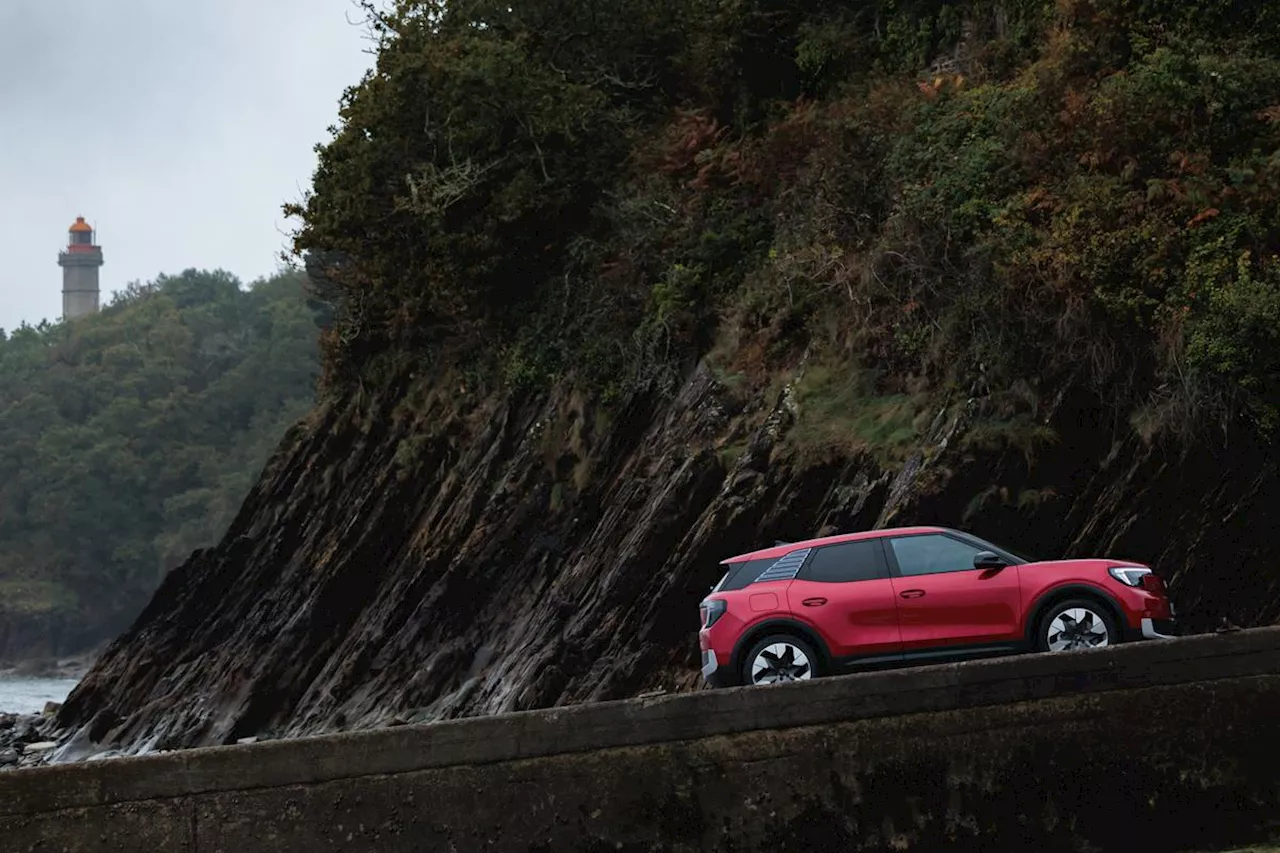 On a testé les SUV électriques de Ford, Explorer et Capri : deux salles, deux ambiances