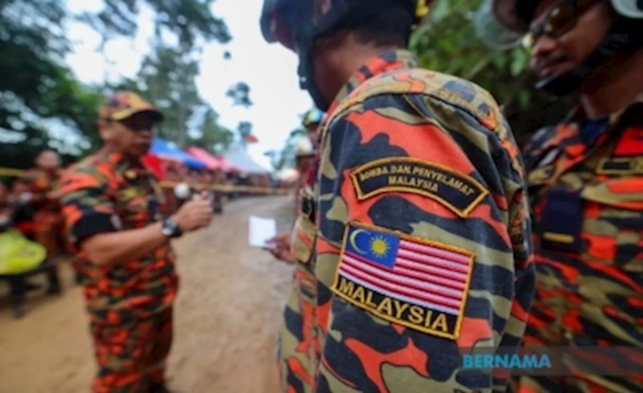 SAR efforts underway for elderly man feared drowned after slippers found by Sungai Pengkalan riverbank in Melaka