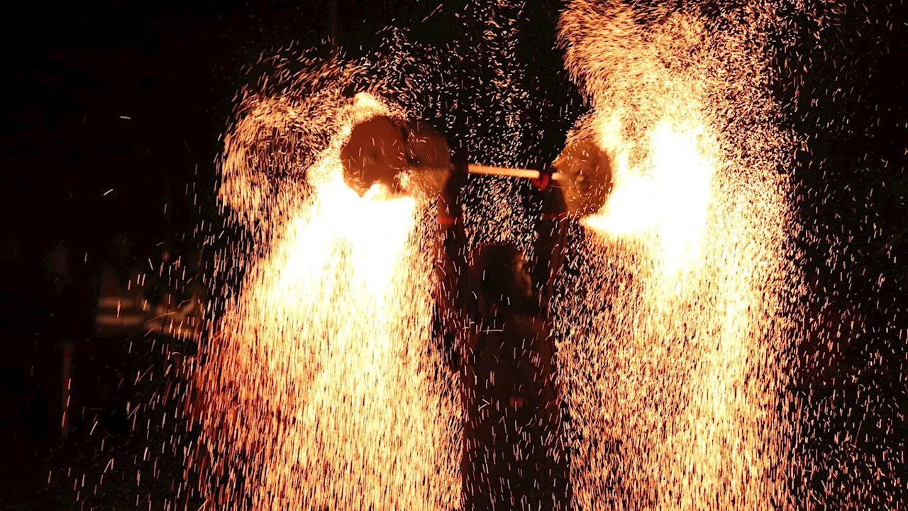 Feurig-gruselige Show am Sportplatz Maria Lanzendorf