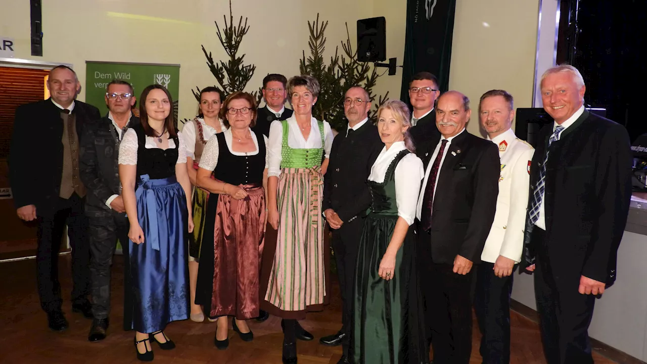 Gute Stimmung beim Bezirksjägerball in Gmünd