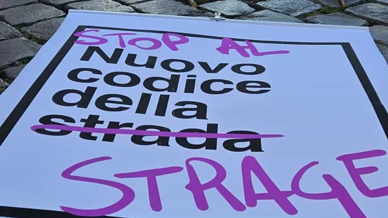 Giornata nazionale della vittime della strada: in piazza per dire no al nuovo “codice della strage”