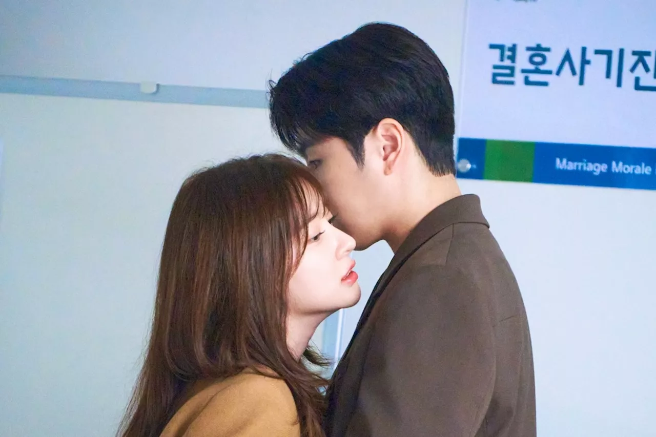 Jo Soo Min And Junhoe Lean In Close In “Marry YOU”