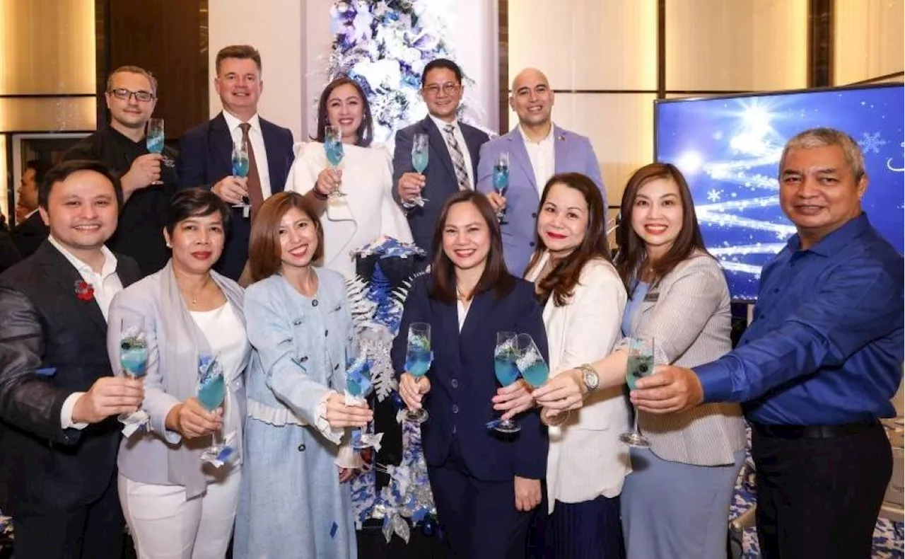 Sheraton Manila celebrates holiday spirit with Christmas tree-lighting