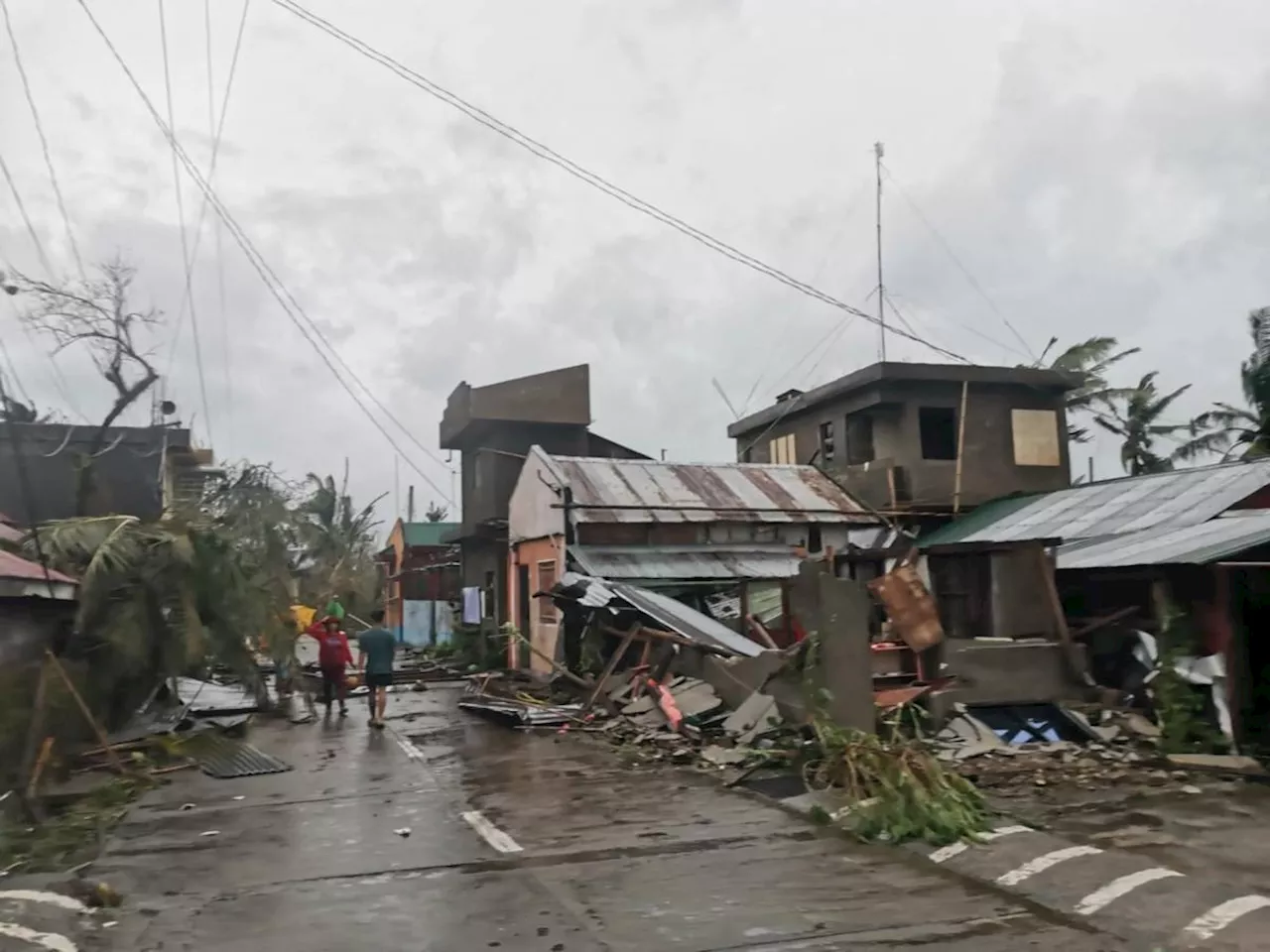 Signal No. 5 up in Aurora, Quirino, Nueva Vizcaya ahead of Super Typhoon Pepito's landfall