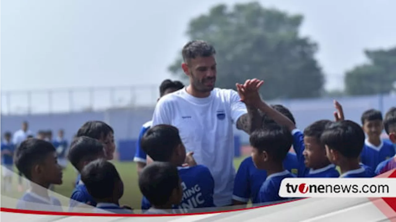 Persib Gelar Coaching Clinic, Pelatih dan Pemain Beri Materi Dasar Bermain Sepakbola