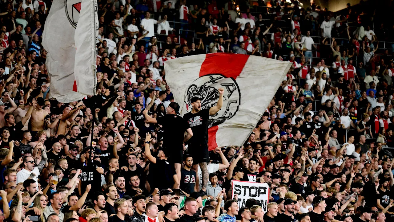 Complimenten aan Ajax-leiding voor laten terugkeren logo op 'mooiste shirt ter wereld'