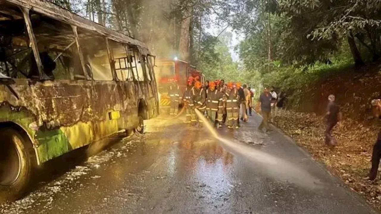 KSRTC Bus Fire: ശബരിമല റൂട്ടിലോടുന്ന കെഎസ്ആർടിസി ബസിന് തീപിടിച്ചു; ആളപായമില്ല