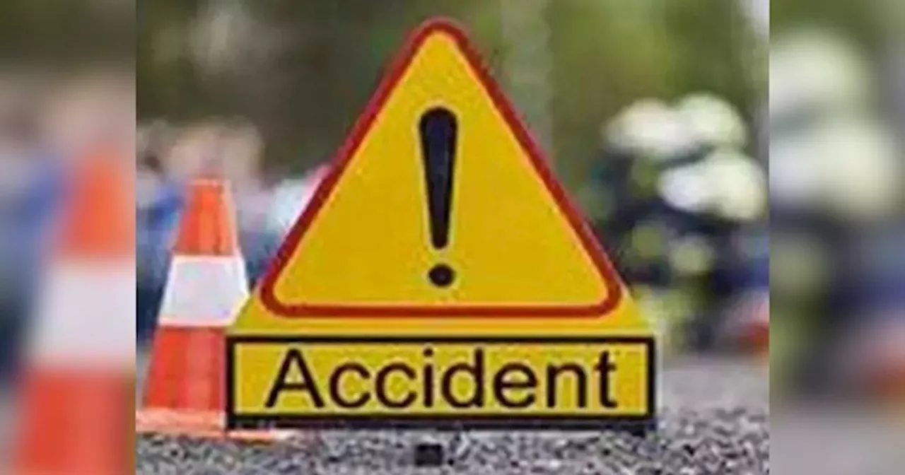 Uttar Pradesh Road Accident: सोनभद्र में ट्रक खाई में गिरने से चालक की मौत. शाहजहांपुर में पलटी किसानों से भरी बस से 21 घायल