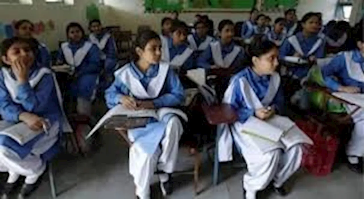 Schools to Reopen in Punjab, Excluding Lahore and Multan, as Smog Subsides