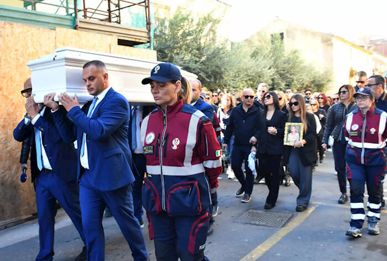 Folla in chiesa a Lentini per l'ultimo saluto a Margaret