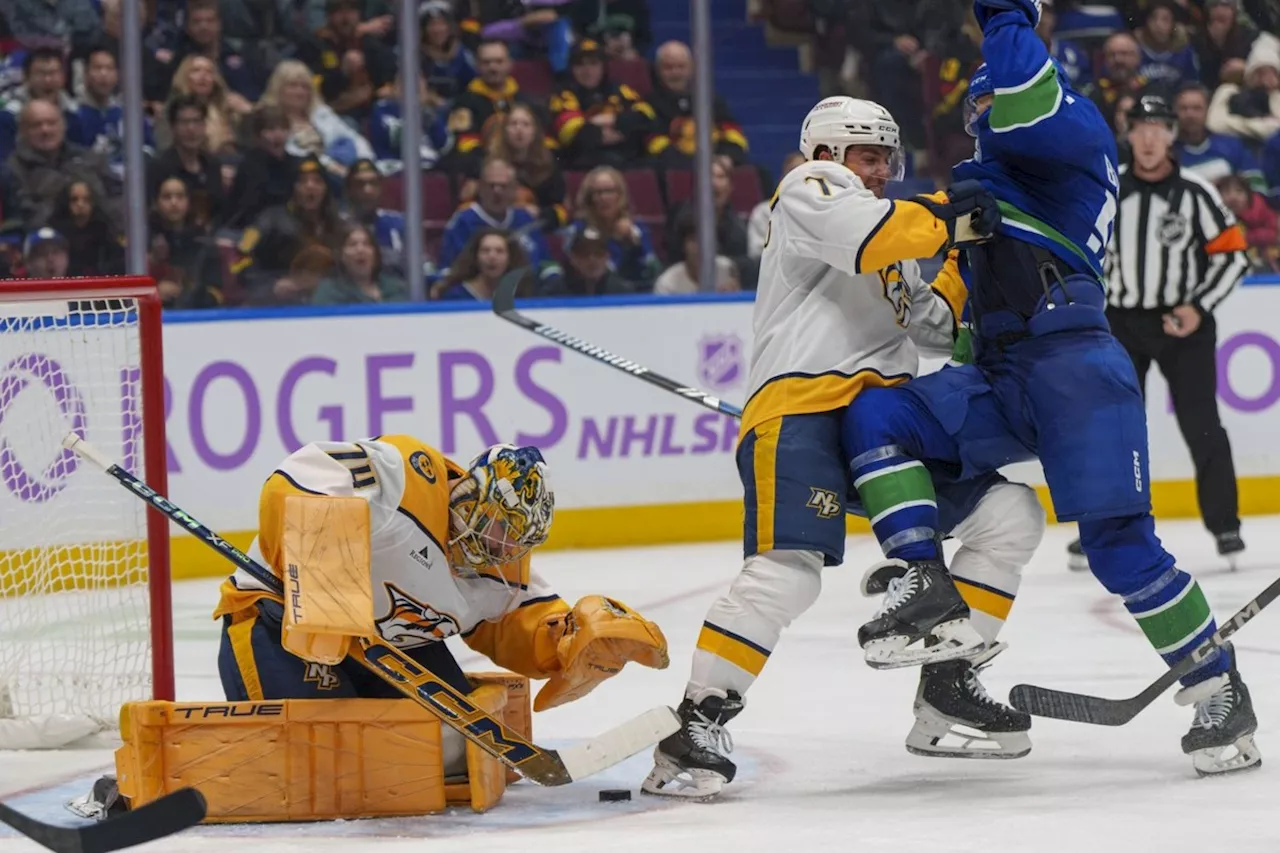 Steven Stamkos scores twice, powers Predators to 5-3 win over Canucks