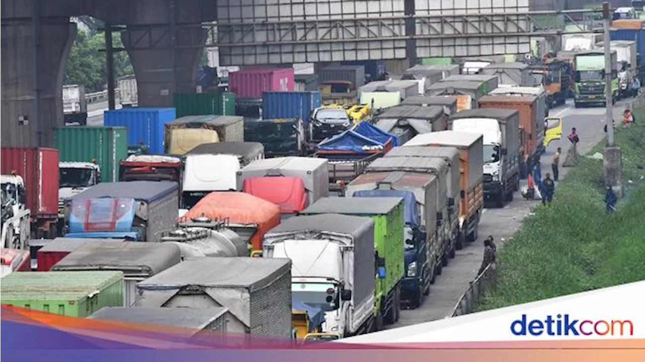 Pemerintah Diminta Evaluasi Aturan Larangan Truk Tronton Beroperasi Saat Nataru