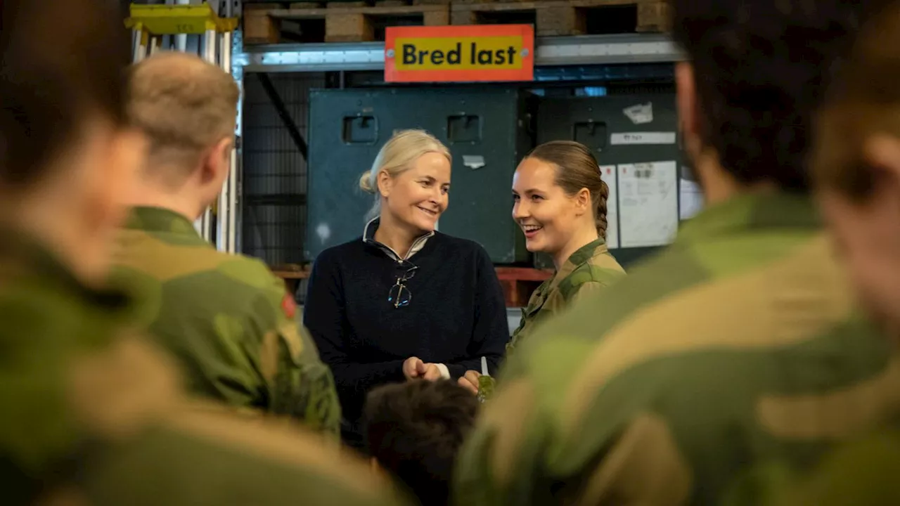 Prinzessin Mette-Marit: Hof enthüllt Grund für ihren Militär-Besuch