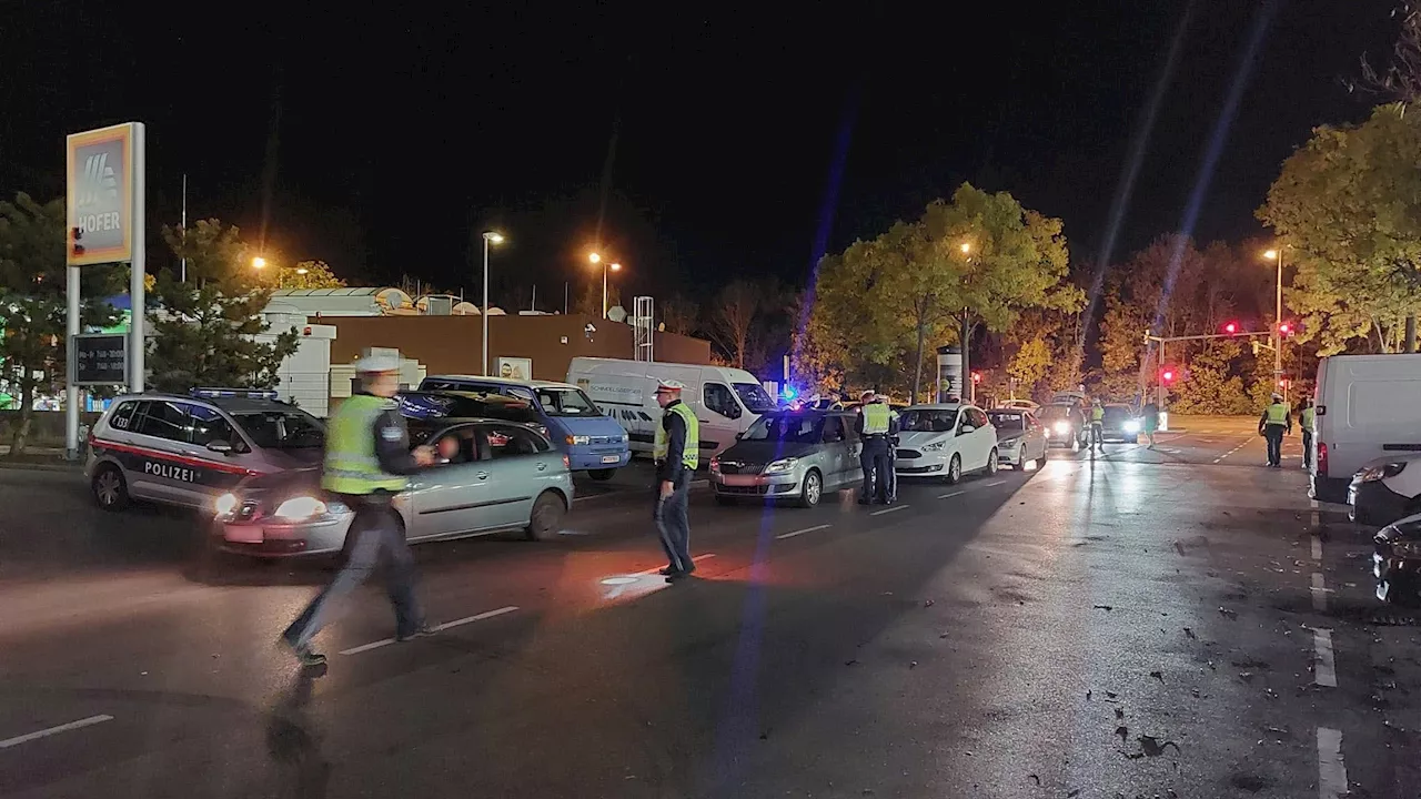 Aktion scharf gegen Autofahrer - Polizei straft binnen Stunden Hunderte Lenker ab