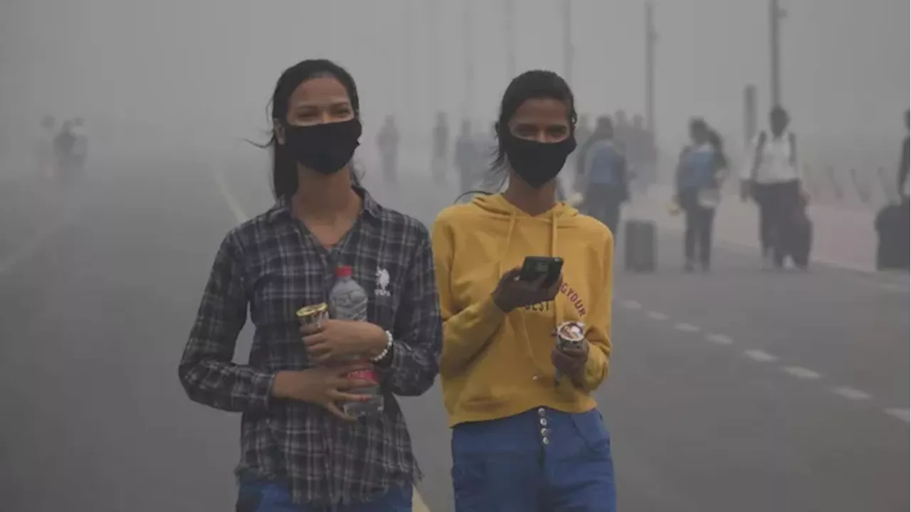 Air Pollution: नोएडा में 12वीं तक के स्कूल बंद, प्रदूषण के चलते DM ने जारी किया आदेश