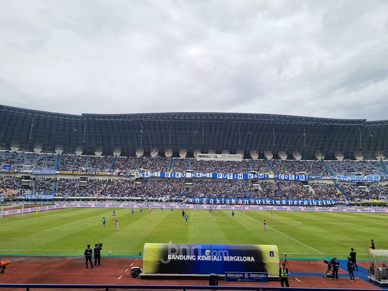 Pelatih Persib Bojan Hodak Sebut Stadion GBLA Belum Siap Dipakai Melawan Borneo FC