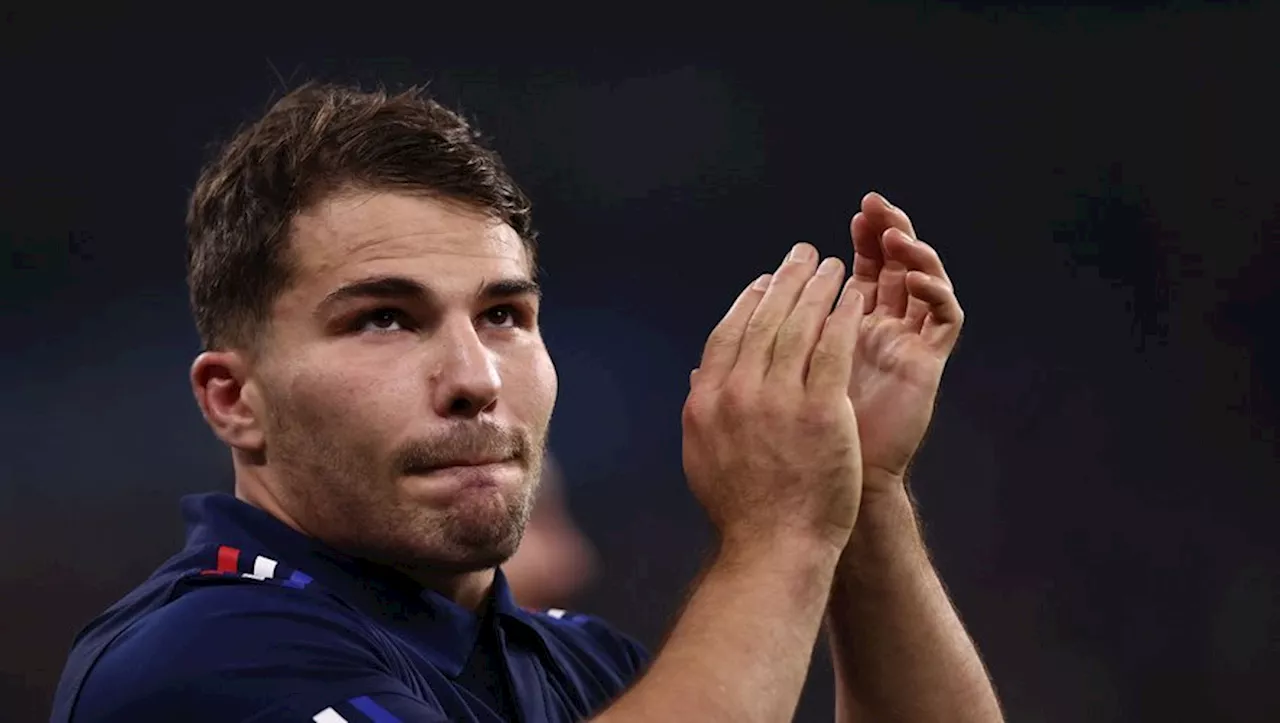 Antoine Dupont : c’est quoi cet imposant trophée remis au capitaine des Bleus après France