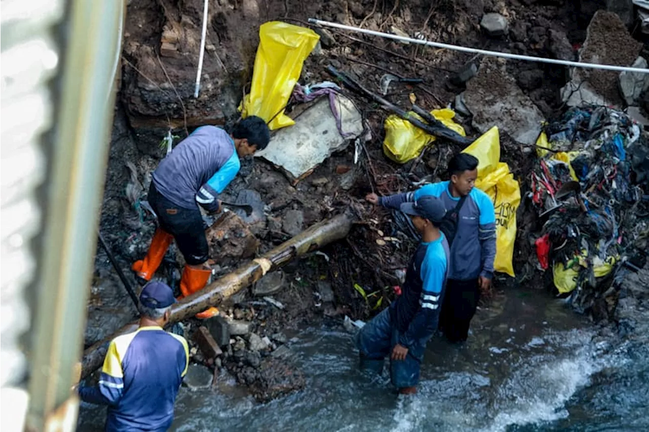 Pj Wali Kota Bandung Pastikan Tanggul Sungai Citepus Segera Diperbaiki