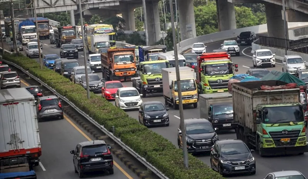 Sektor Manufaktur Melemah, Kemenhub Diminta Evaluasi Kebijakan Pelarangan Truk