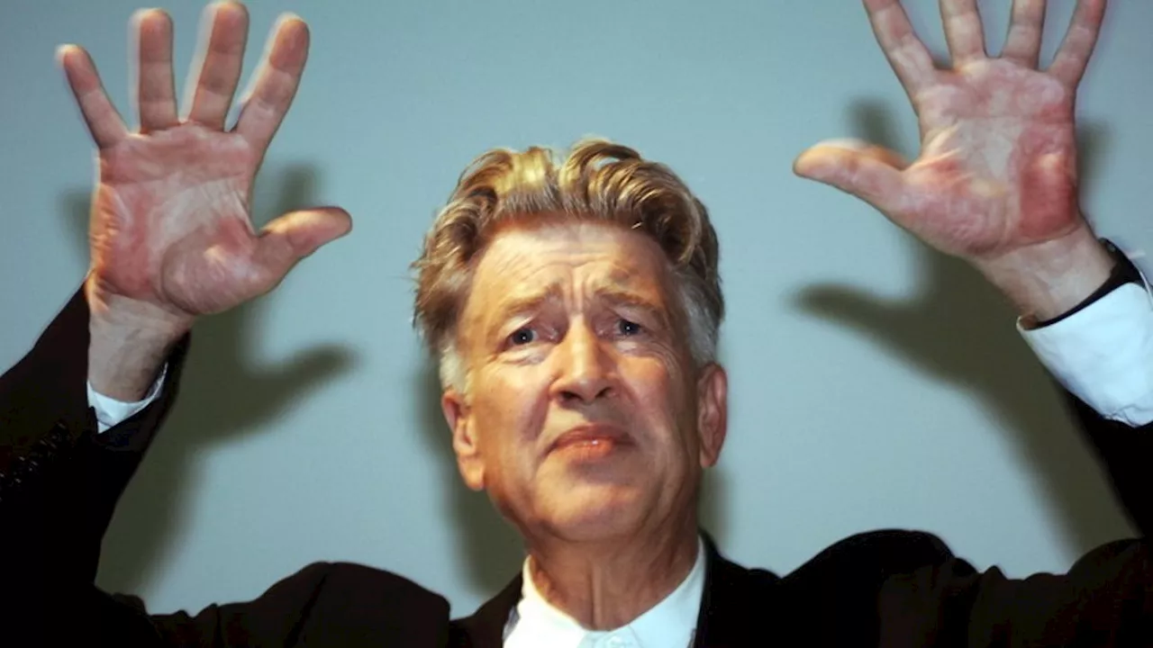 David Lynch ha bisogno dell'ossigeno per camminare in casa: 'Fumo da quando avevo 8 anni'