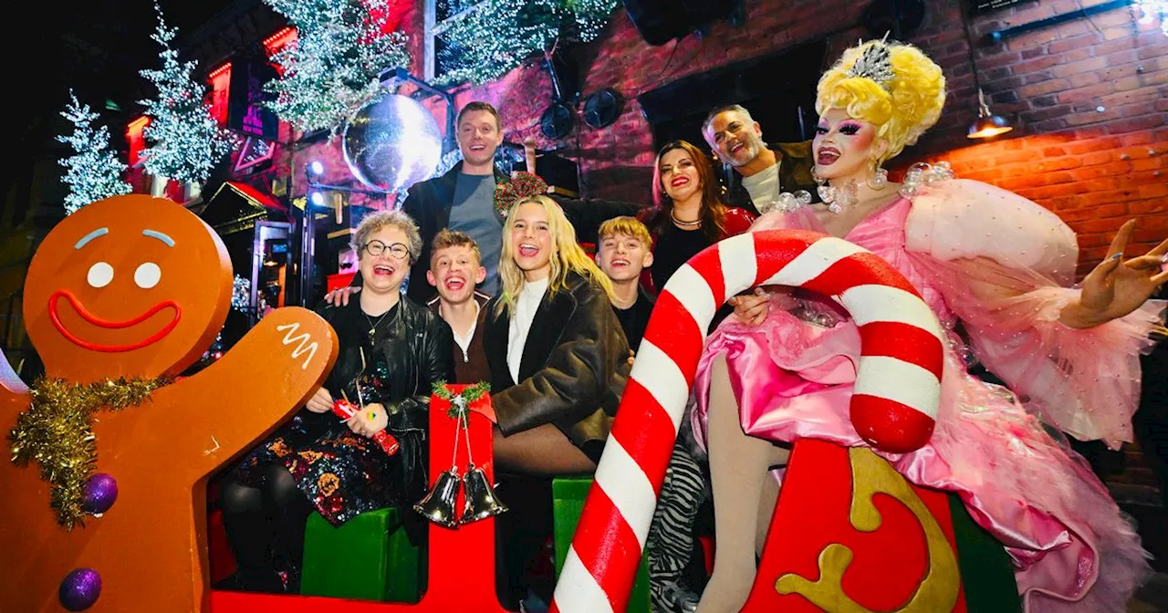 Corrie stars switch on Christmas in Manchester, and star wows