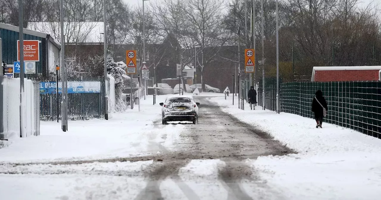 Transport bosses urge 'plan ahead' ahead of Greater Manchester snow warning