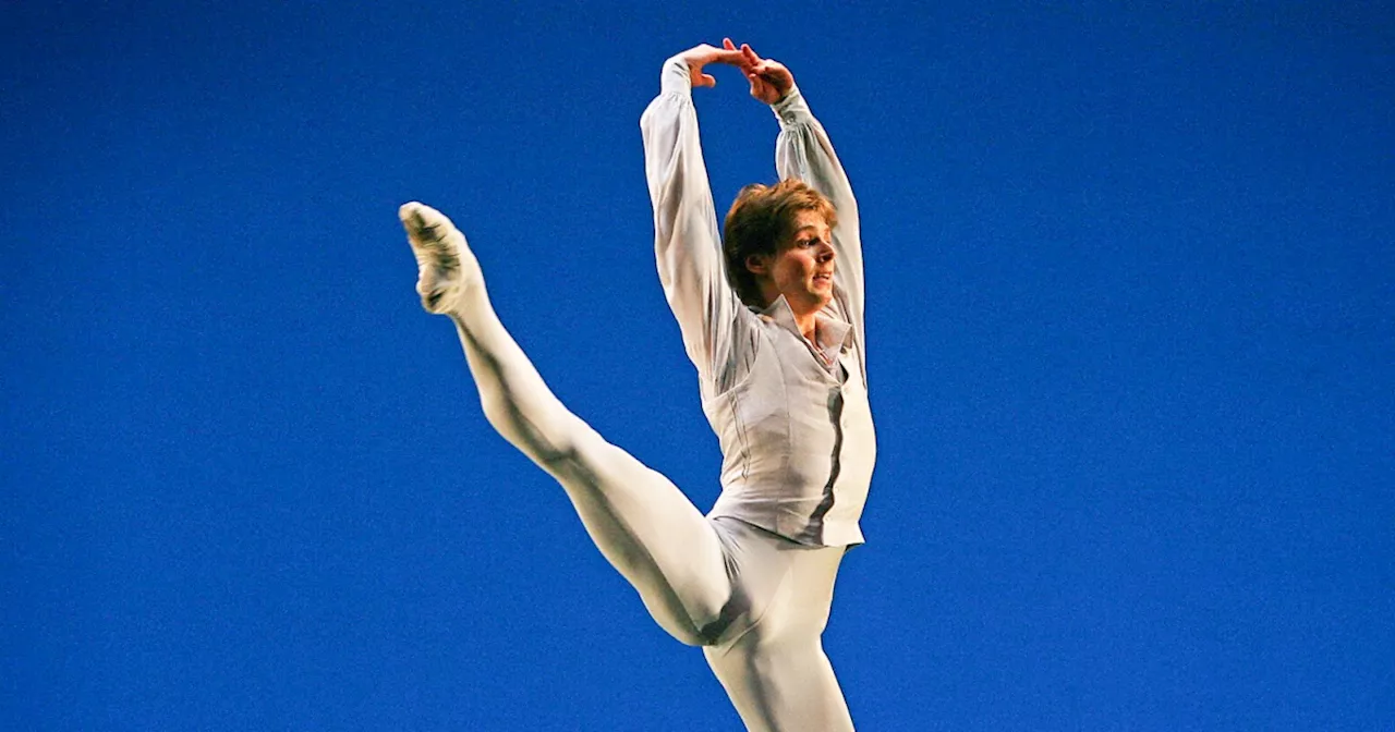 Russian ballet star Vladimir Shklyarov found dead after falling from apartment balcony