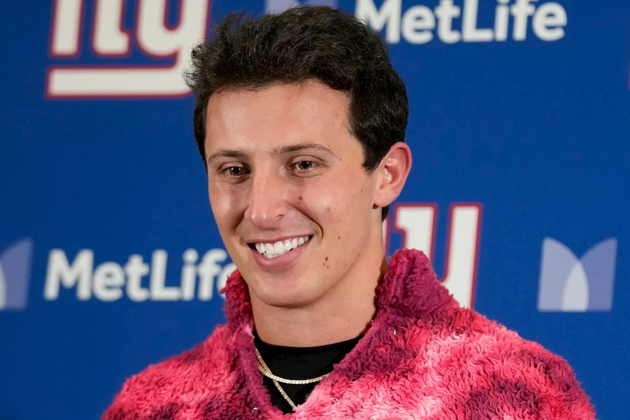 Giants dysfunction on display again with decision to start Tommy DeVito