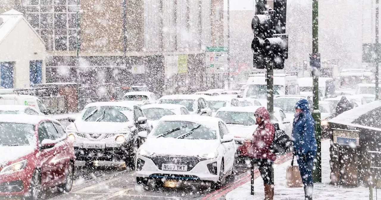 Met Office lists 9 items for drivers to put in cars as city braces for snow