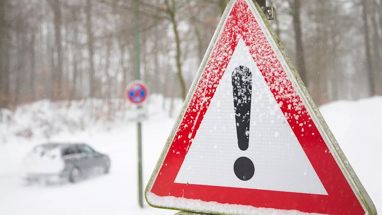 Nordrhein-Westfalen: Winter auf Stippvisite - Schnee im Sauerland