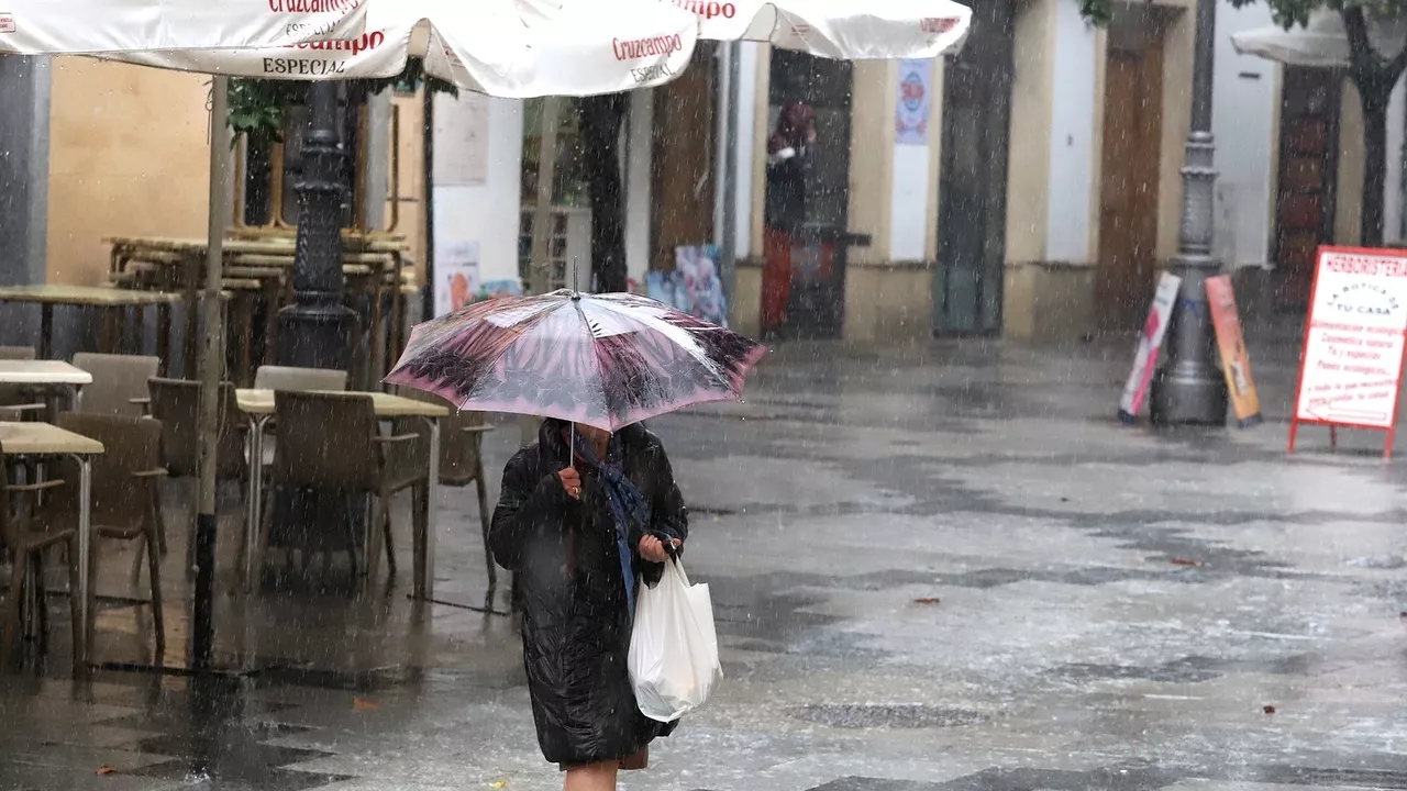 Canarias sigue con tormentas localmente fuertes mientras reina la estabilidad en Península y Baleares